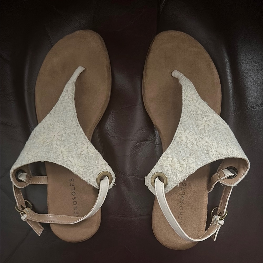 Aerosoles Women's Cream Sandals